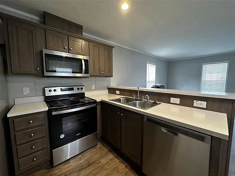 39 Pansy Dr #39 — Photo 1