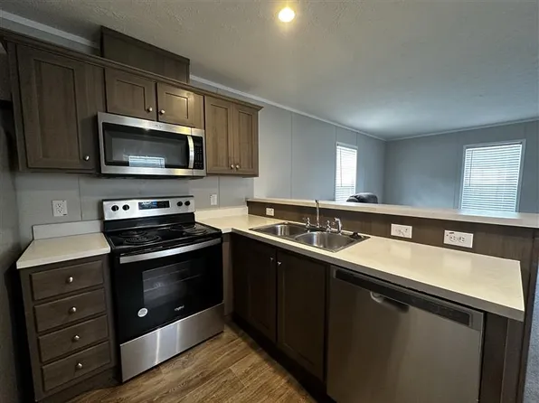 39 Pansy Dr, Fenton, MO