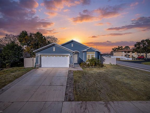 3rd image of 6823 Crossbow Ln