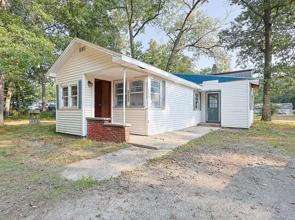 443 W Ashland Rd, Twin Lake, MI 49457