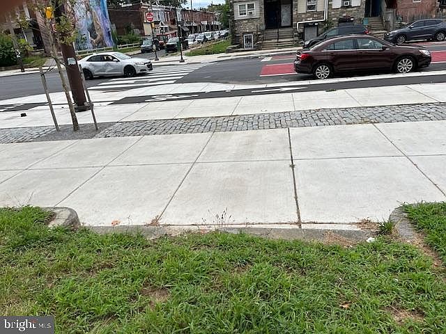 2nd image of 1303 W Erie Ave
