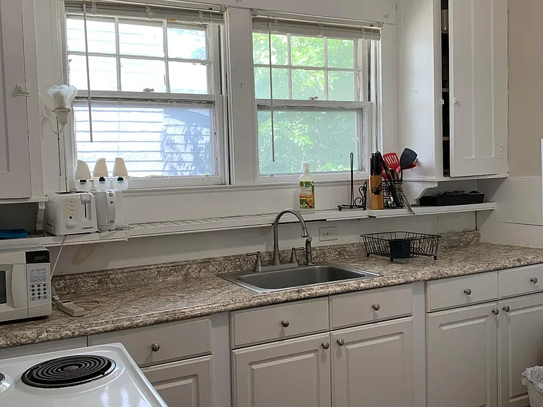 84 S Angell St #3C — Photo 11