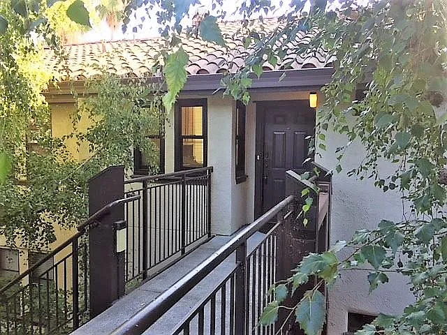 330 N Villa Way photo 1