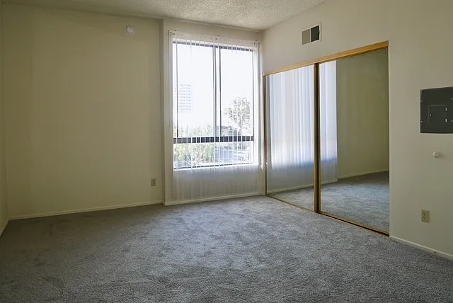 15045 Dickens St #205 — Photo 18