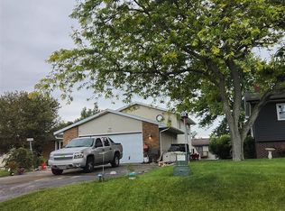 3028 Sunrise Dr, Crown Point, IN 46307