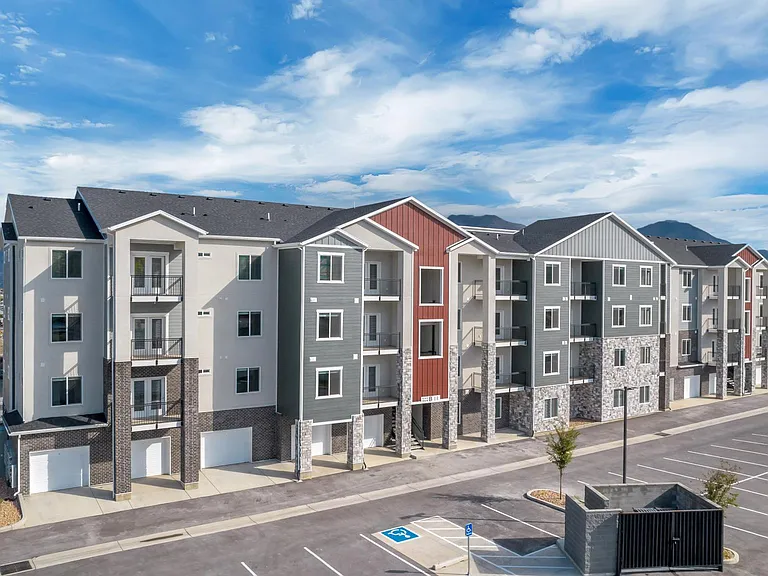 Ridgeline Parkway Apartments — Photo 26