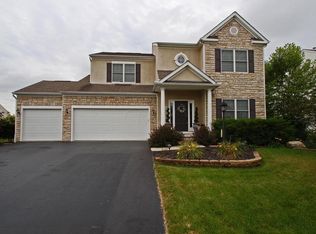 1402 Summersweet Cir, Lewis Center, OH 43035