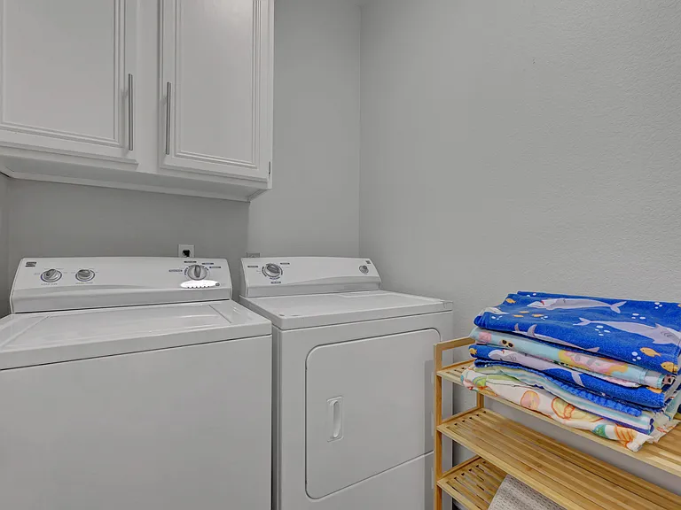 2239 Le Conte Ave — Photo 31