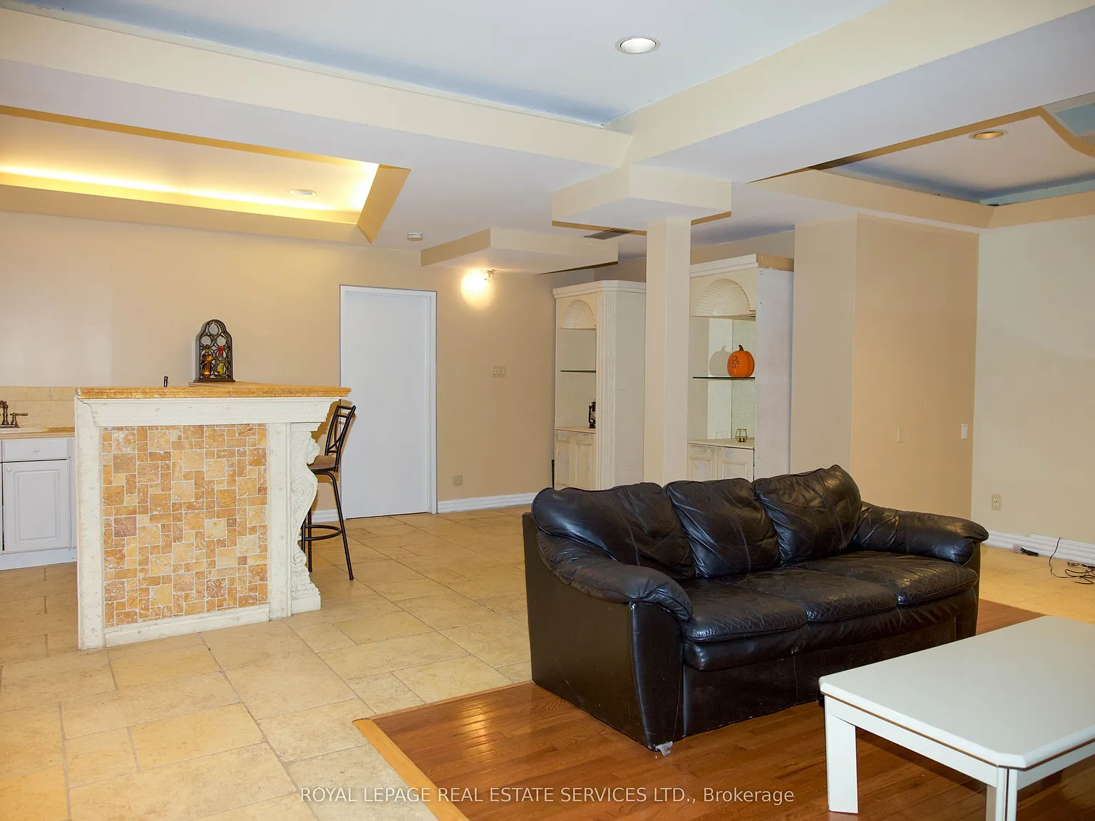 2 bed, $1,899 — Photo 2