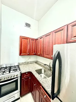 Rented by Pear NYC LLC | media 27