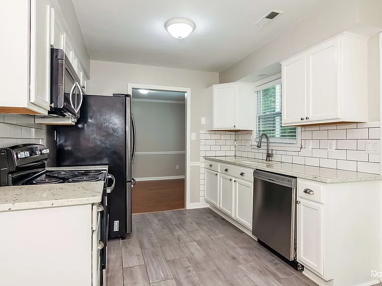 6305 Montezuma Trl — Photo 4