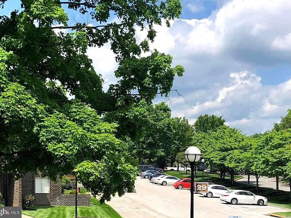 29 Stonehenge Cir #1