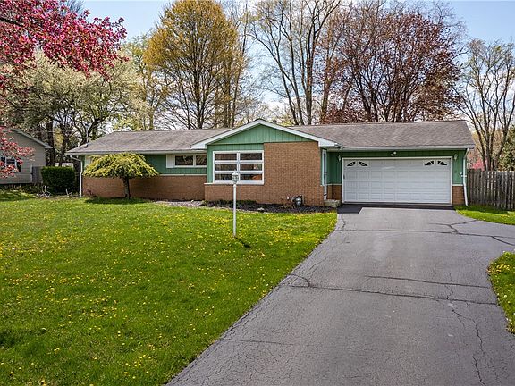 2nd image of 12 Redwood Dr