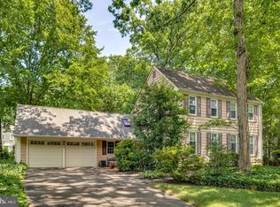 14 Dunbarton Rd, Cherry Hill, NJ 08003