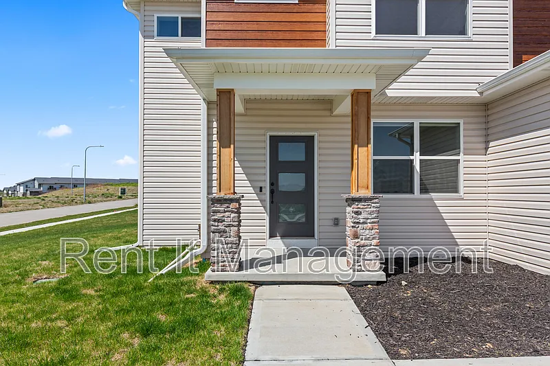 Building Photo - 6910 Stony Point Dr