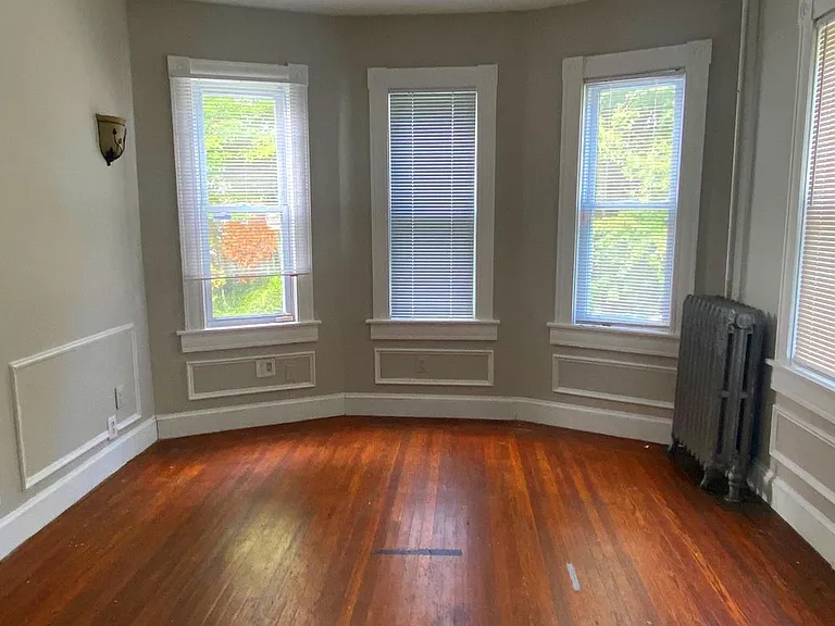 421 E Lake Ave — Photo 4