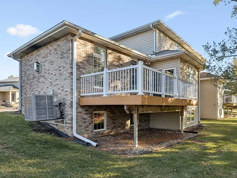 Stone Ridge Estates Apartments & Duplexes — Photo 26