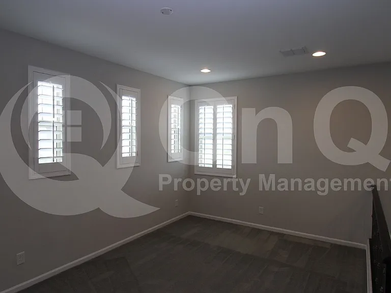 275 E Honeysuckle Pl — Photo 12