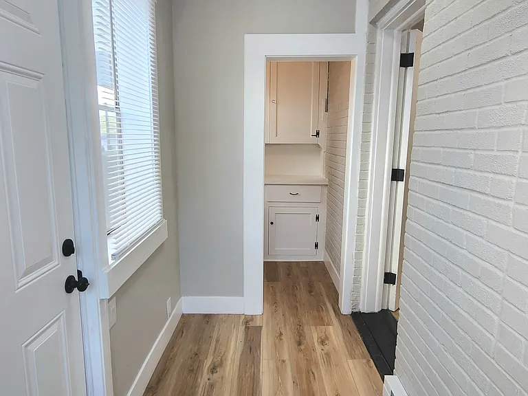 Entery way/Mudroom/Sunroom/Pantry.
Angle 2.