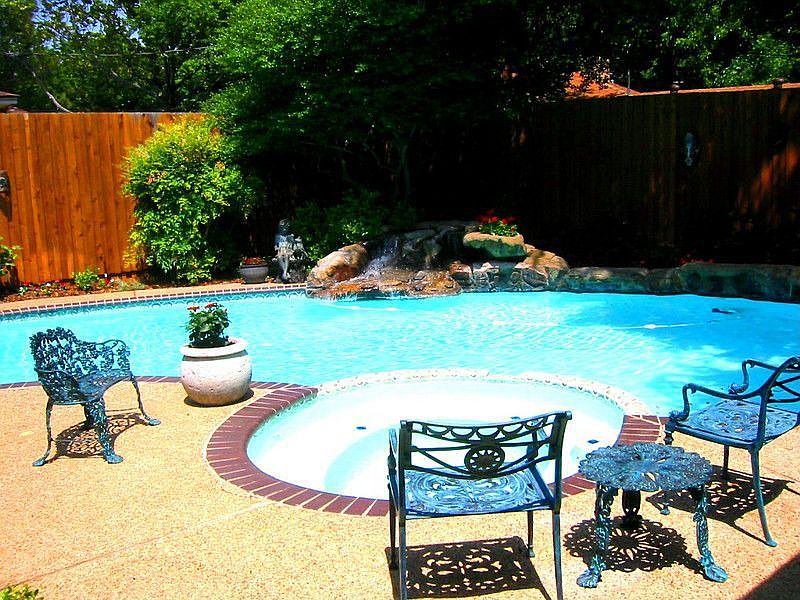 1st image of 9453 Heatherdale Dr