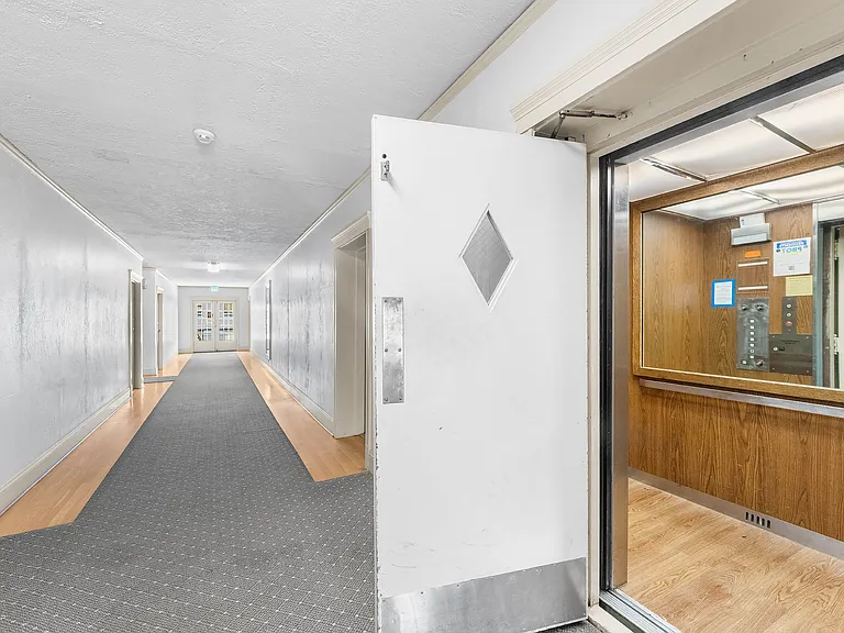 Historic Paramount Apartments — Photo 40