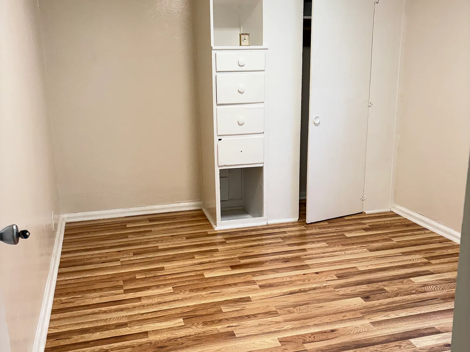 3 bed, 1000 sqft, $3,000 — Photo 3