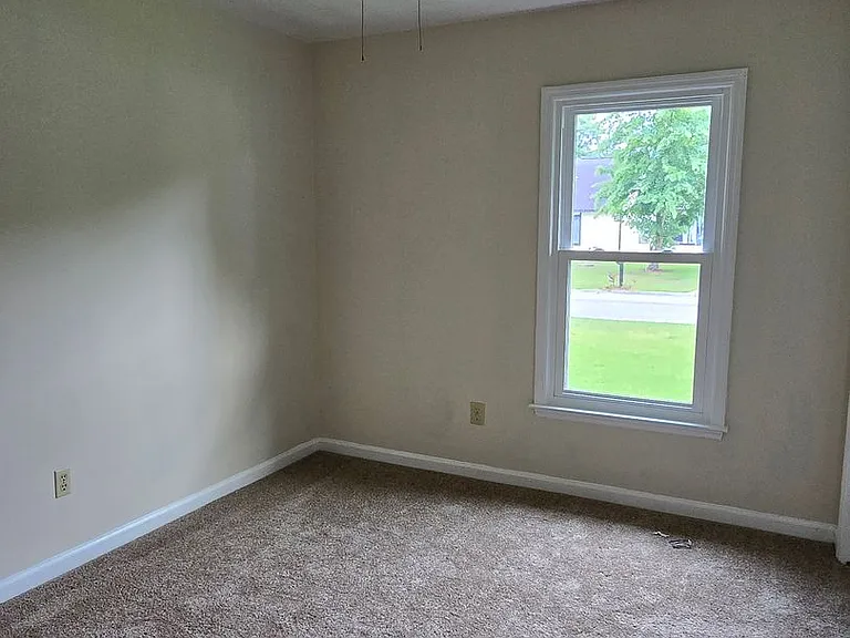 112 Totem Ct — Photo 4