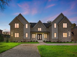 1921 Beechnut Rd, Northbrook, IL 60062