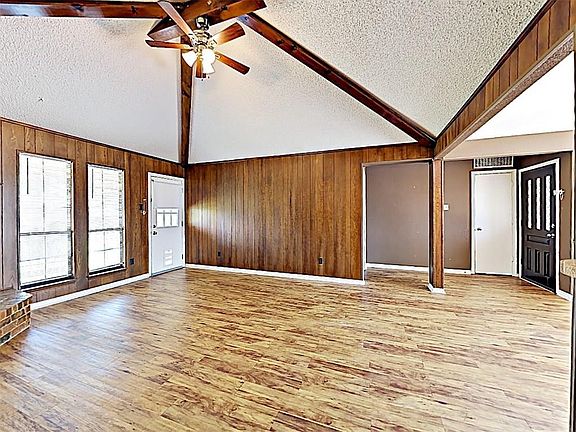 4th image of 620 Willow Way