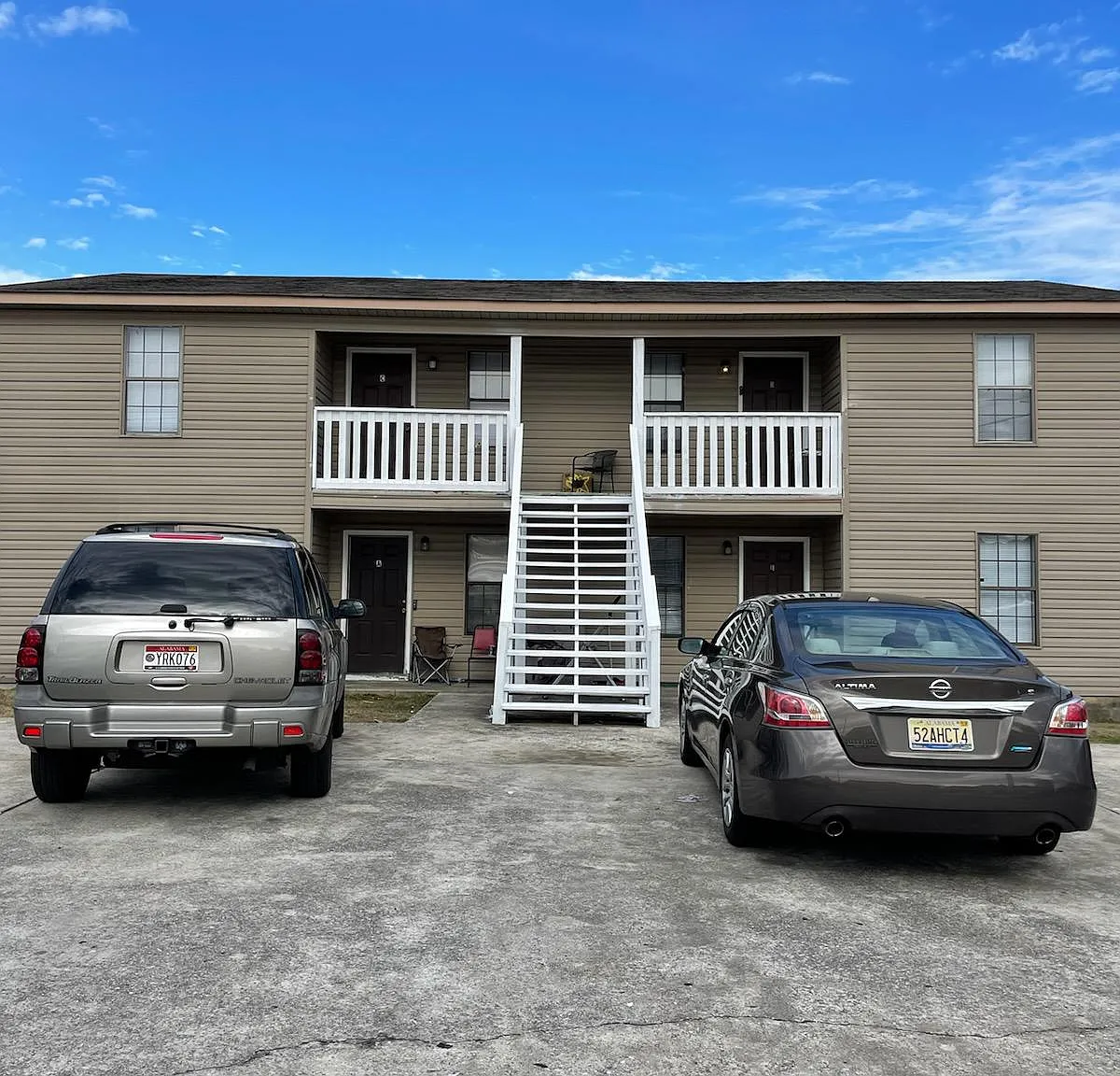 1808 Graymont Ln — Photo 1