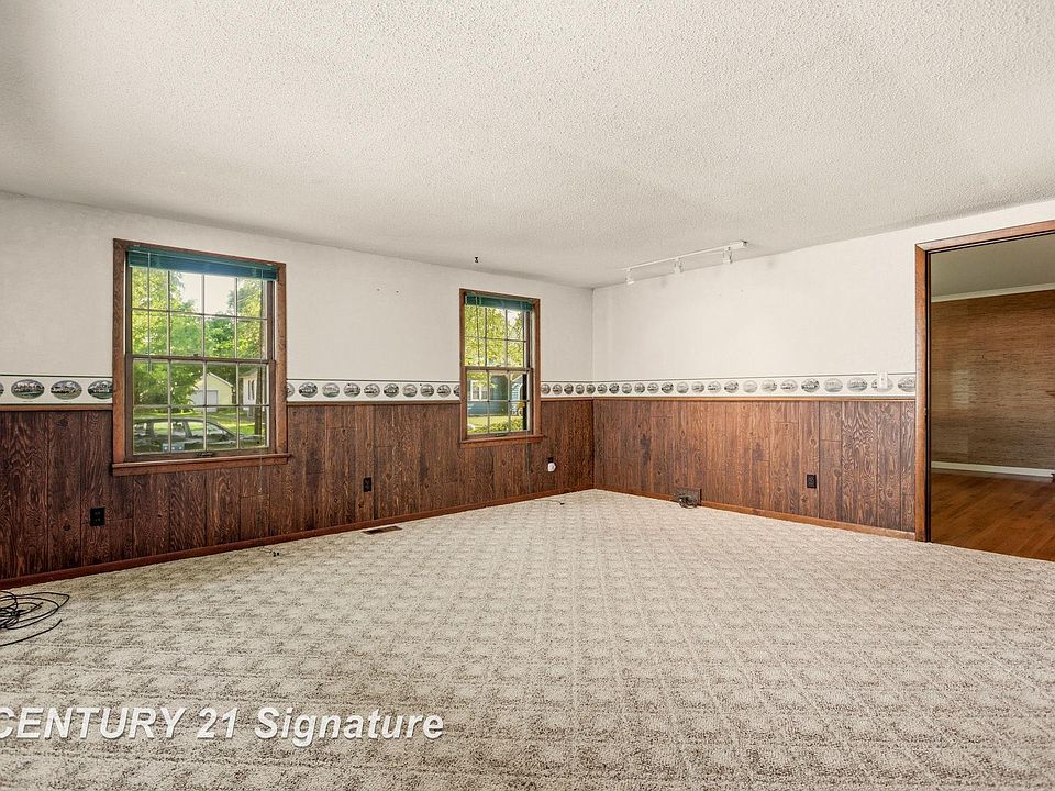 10th image of 1525 Beech St