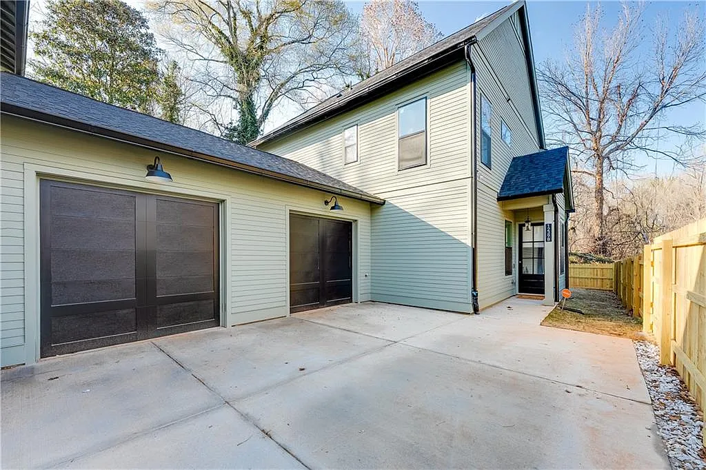 3 bed, 2.5 bath, 1897 sqft, $3,100 — Photo 2