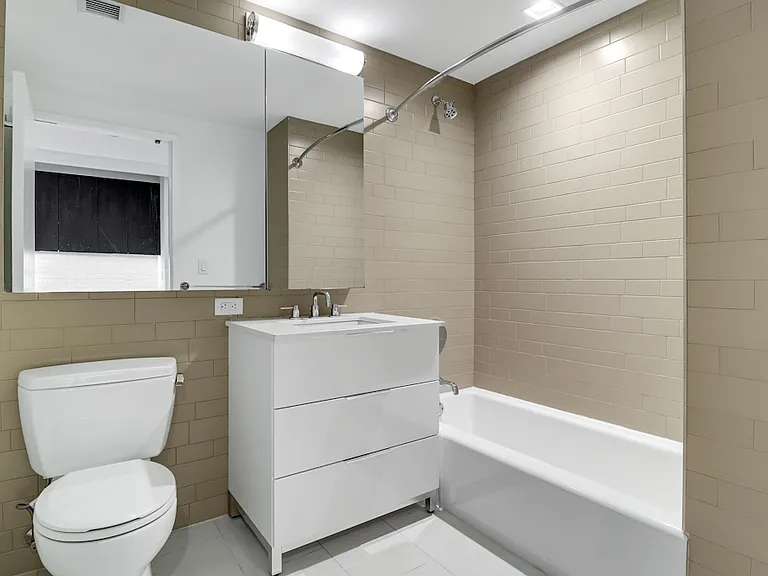 535 W 43rd St N #6K — Photo 6