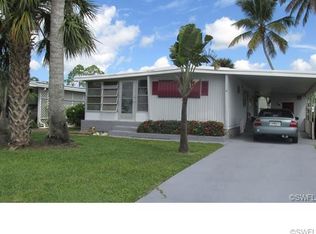 4 Saint Tropez Dr, Naples, FL 34112