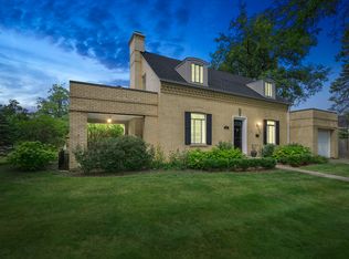 600 E Parkway Rd, Riverside, IL 60546