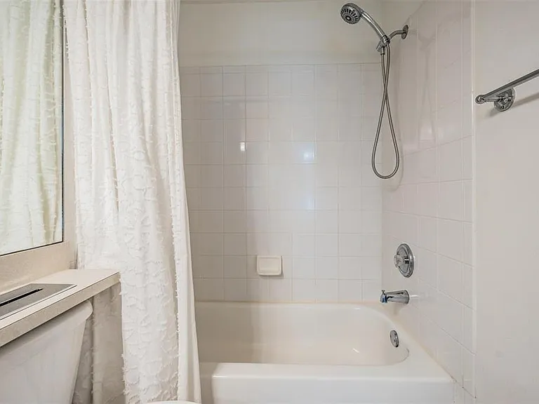 404 S Willow Ave #B — Photo 28