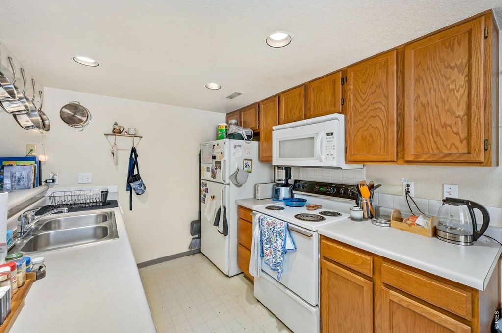 1225 W Prospect Rd #T-66