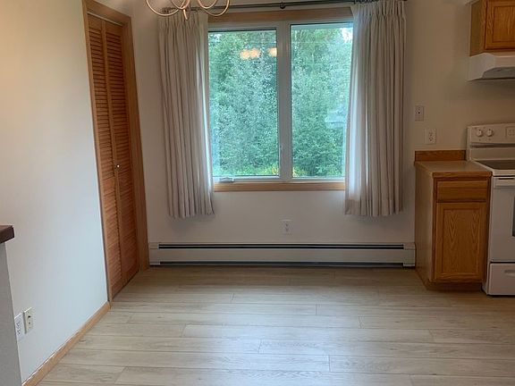 4th image of 4065 Iris Ln