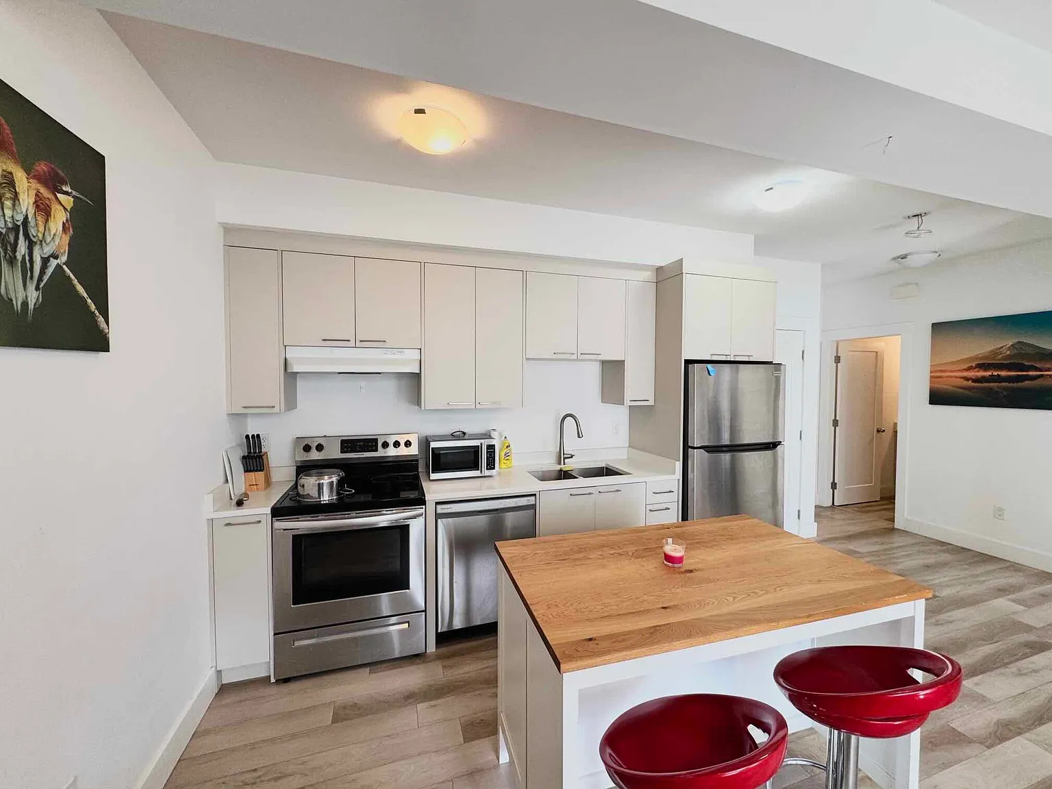 2 bed, 750 sqft, $1,550 — Photo 2