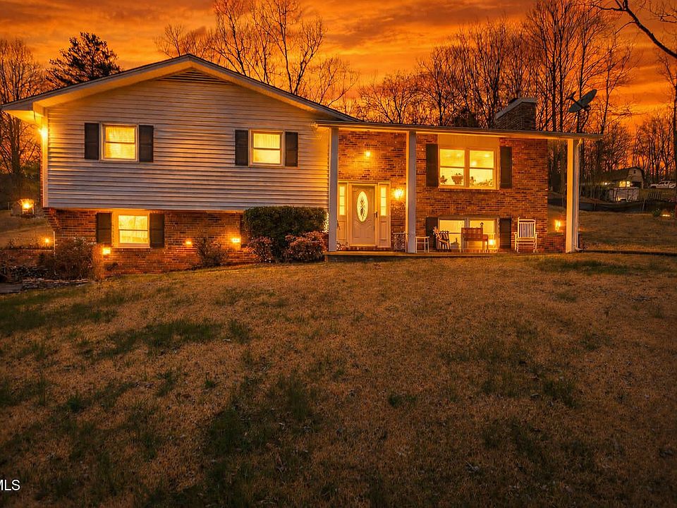 1st image of 207 Herron Dr