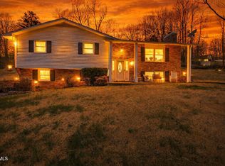 207 Herron Dr, Kingsport, TN 37663