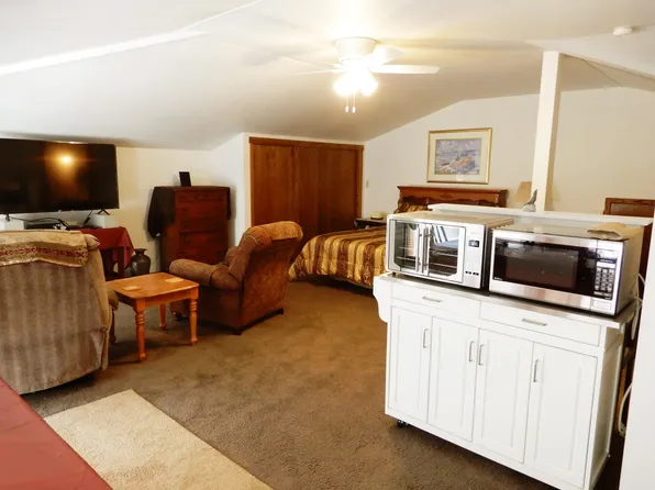 2319 Patricia Ln, Waukesha, WI 53188