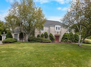 240 Hemlock Ln, Nazareth, PA 18064