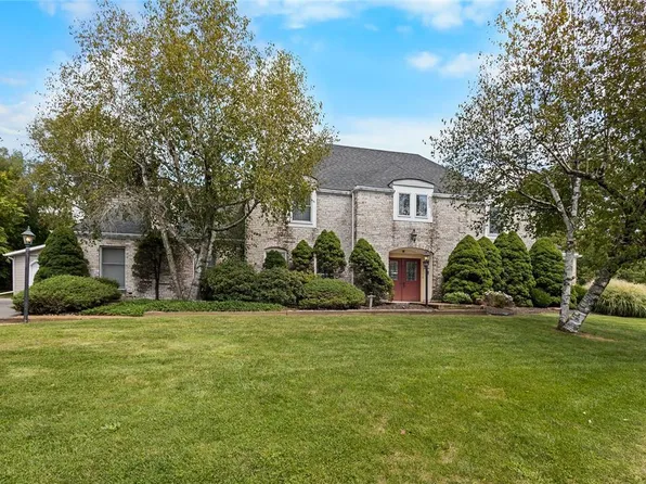 240 Hemlock Ln, Nazareth, PA 18064