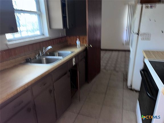 5th image of 1002 S 27th St