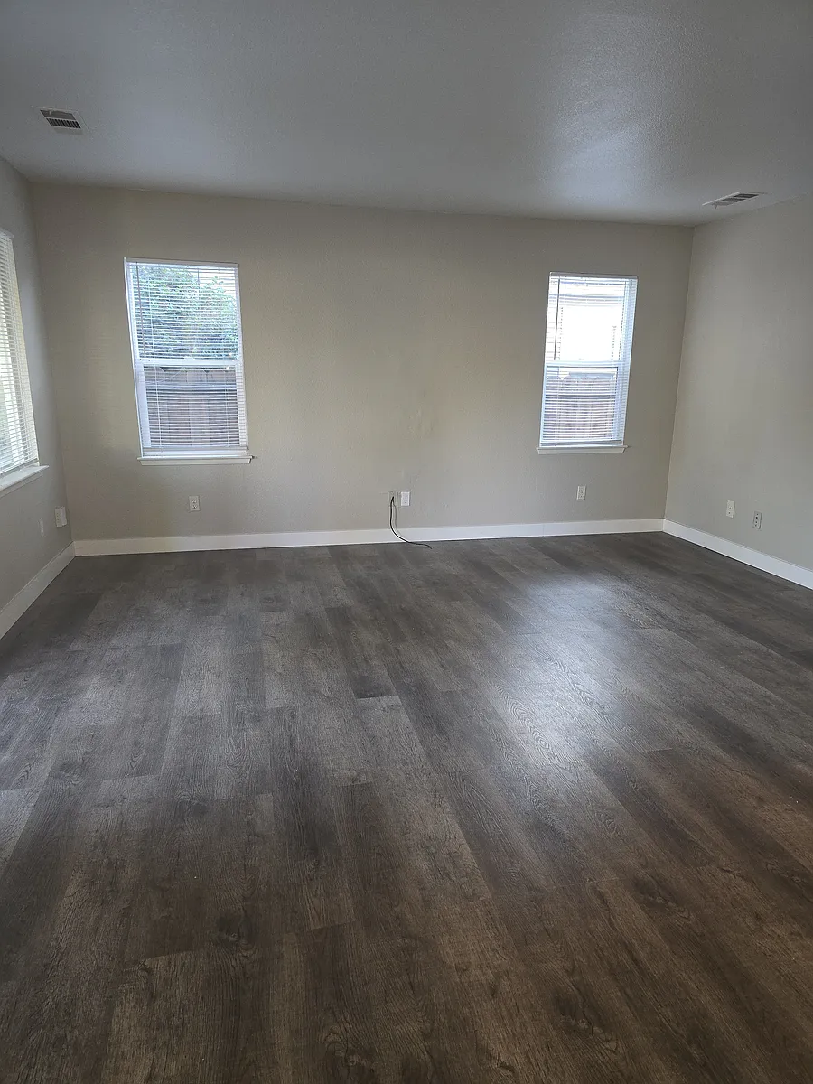 Front door entry Living room - 351 W Beverly Pl