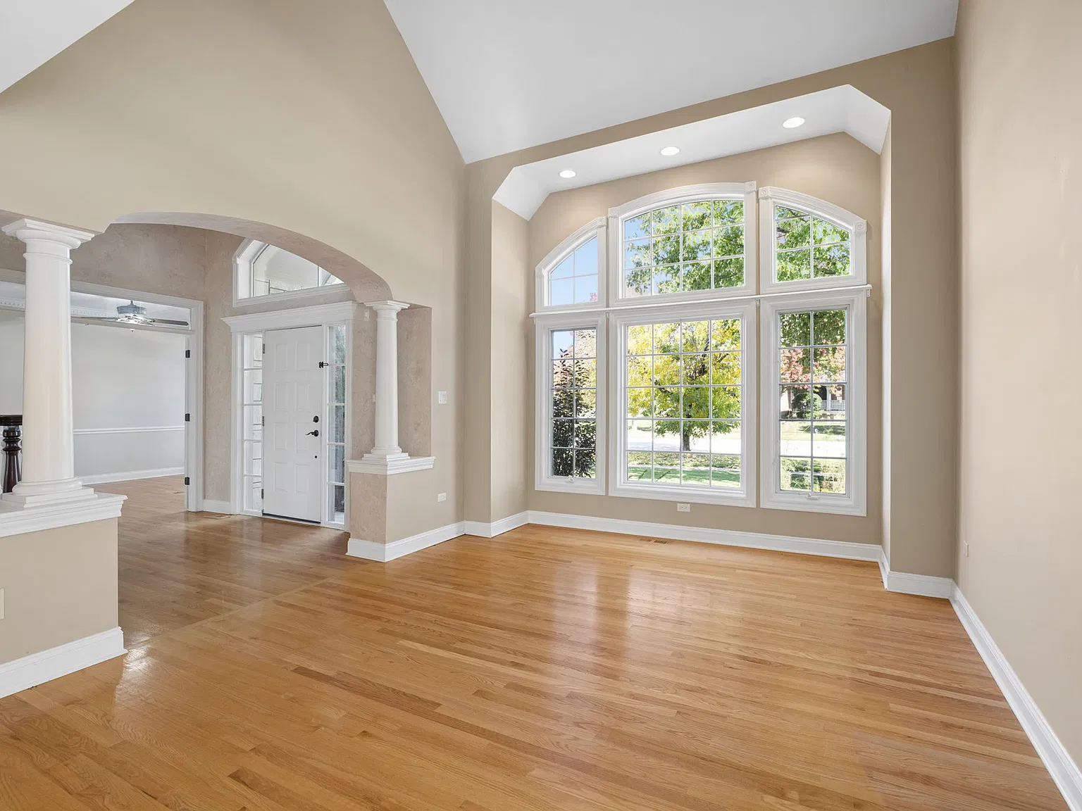 4 bed, 4517 sqft, $6,500 — Photo 3