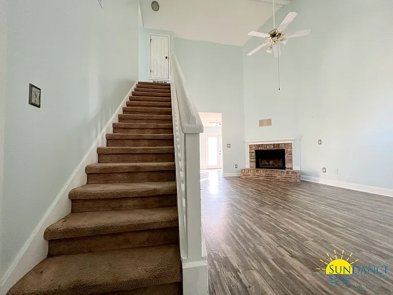 1059 Windmill Dr — Photo 14
