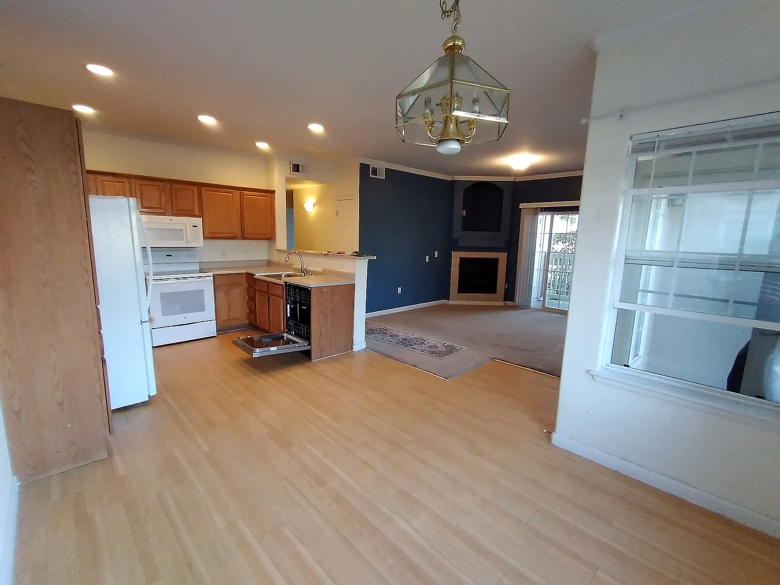 3 bed, 1200 sqft, $2,000 — Photo 3