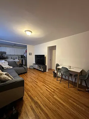 Rented by Voro Purple LLC | media 11